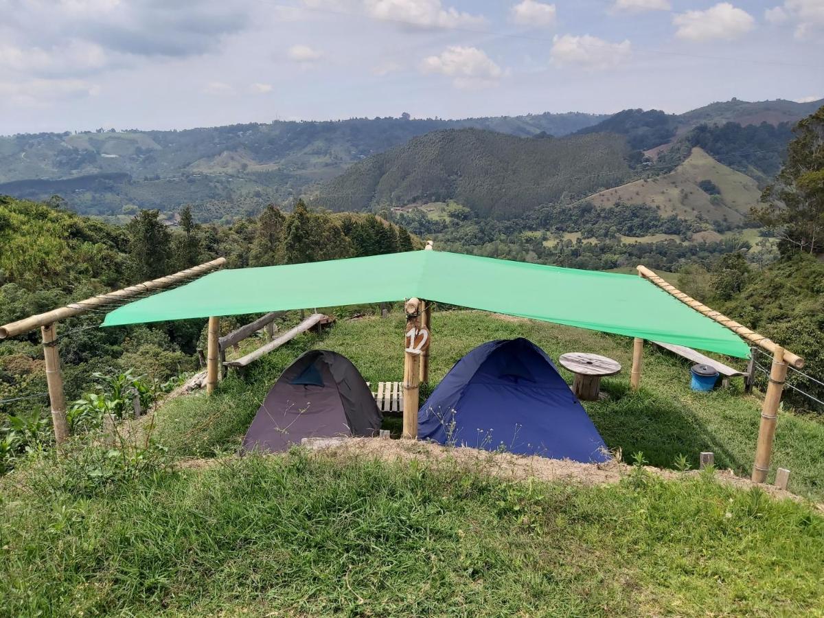 Hostal Y Camping Los Girasoles Salento Kültér fotó